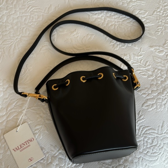 Valentino crossbody drawstring bucket bag - Picture 6 of 12